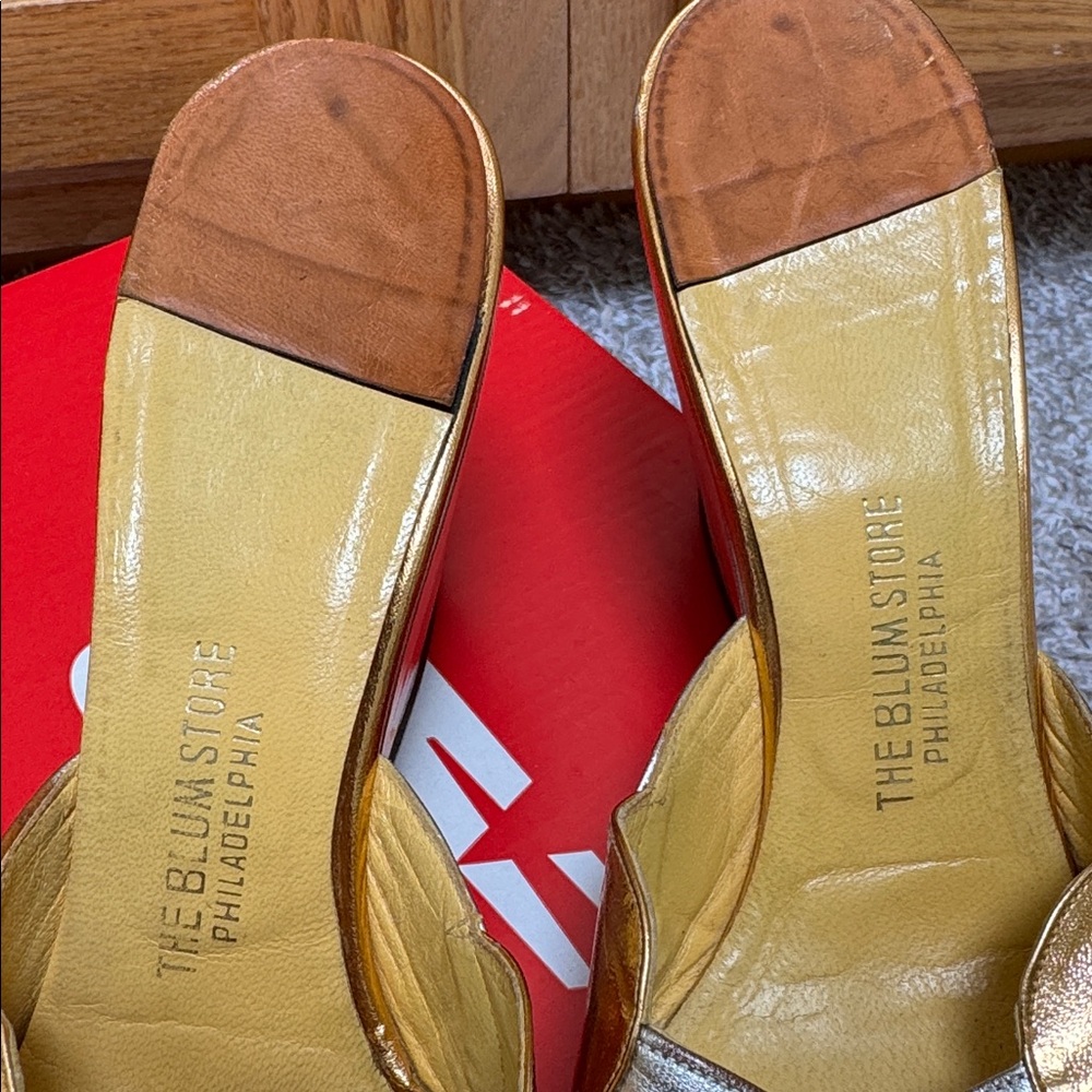 Fabulous vintage gold and silver leather wedges - Picture 2 of 6